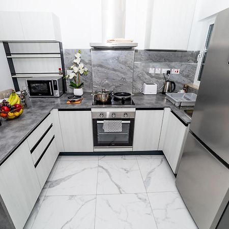 Sea Breeze, Spacious 2-Bedroom Lux Seaside Apartments St. Paul's Bay Buitenkant foto