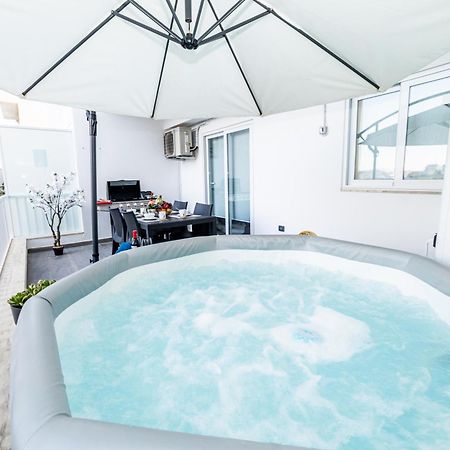 Sea Breeze, Spacious 2-Bedroom Lux Seaside Apartments St. Paul's Bay Buitenkant foto