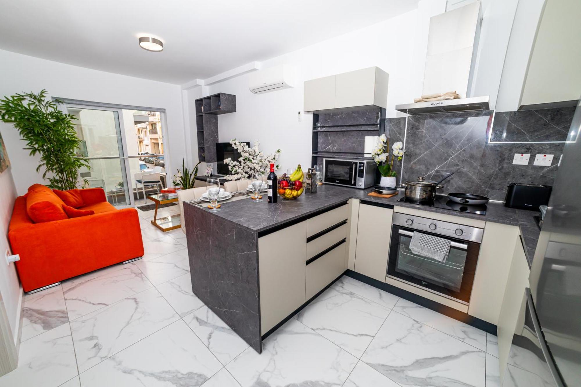 Sea Breeze, Spacious 2-Bedroom Lux Seaside Apartments St. Paul's Bay Buitenkant foto