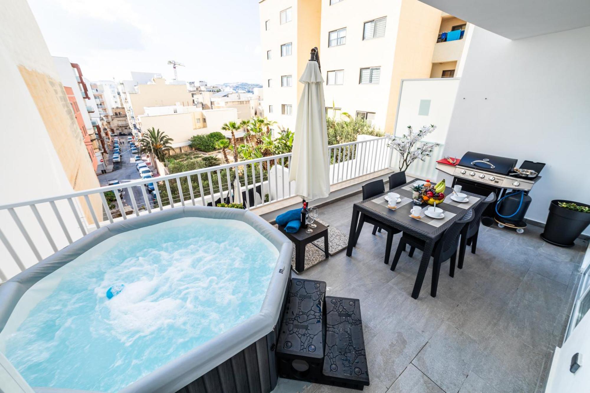 Sea Breeze, Spacious 2-Bedroom Lux Seaside Apartments St. Paul's Bay Buitenkant foto